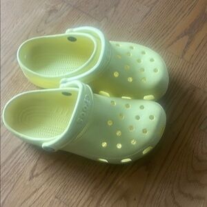 CROCS   - Light Yellow